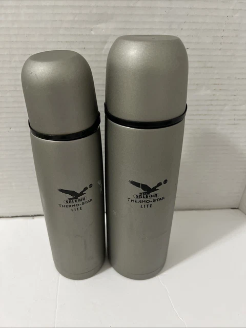 Boîte à Ombres Rustique Avec Objets De Camping Vintage – Thermos, Pin, Vert