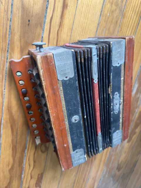 REGAL MELODEON Accordion Vintage 1930’s Made in Germany Antique Wood •Very Rare•