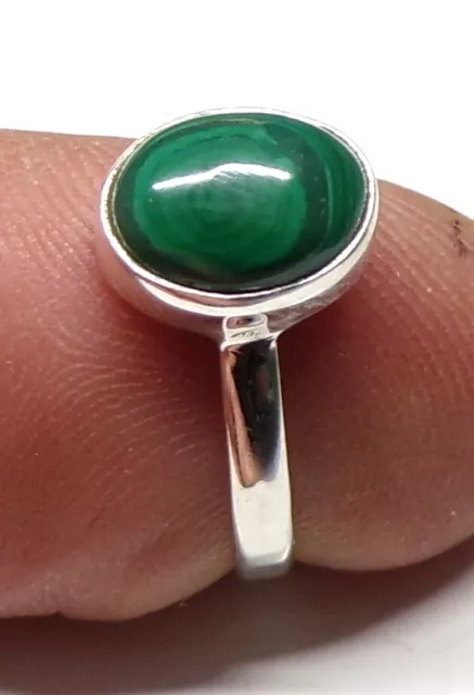 Handmade 925 Sterling Silver 9 x 7mm Oval Malachite Stone Plain Ring Size H to X