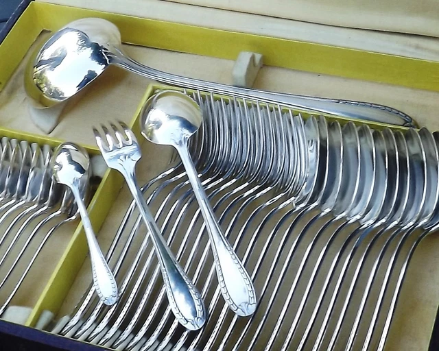 Orfevrerie Deetjen Menagere De Couverts 37 Pieces En Metal Argente Vers 1960