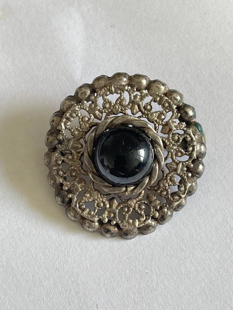 Broche Ronde Vintage Métal Doré Avec Perles - Bijou Femme Nue - Occasion (voir Photos)