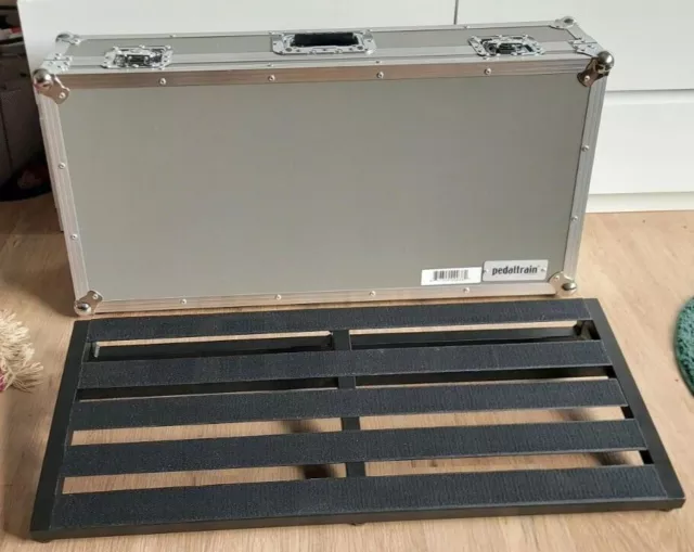 Pedaltrain Novo 32 mit Tourcase