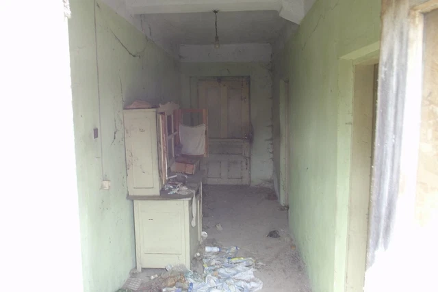 Old country house with plot of land situated in a big village near Vrasta 3