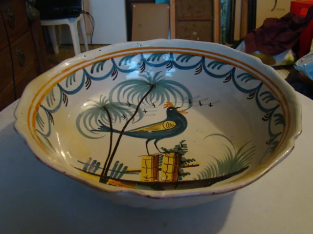 Fin XVIIIe ou début XIXe grand saladier en faience à décor d'oiseau #119#