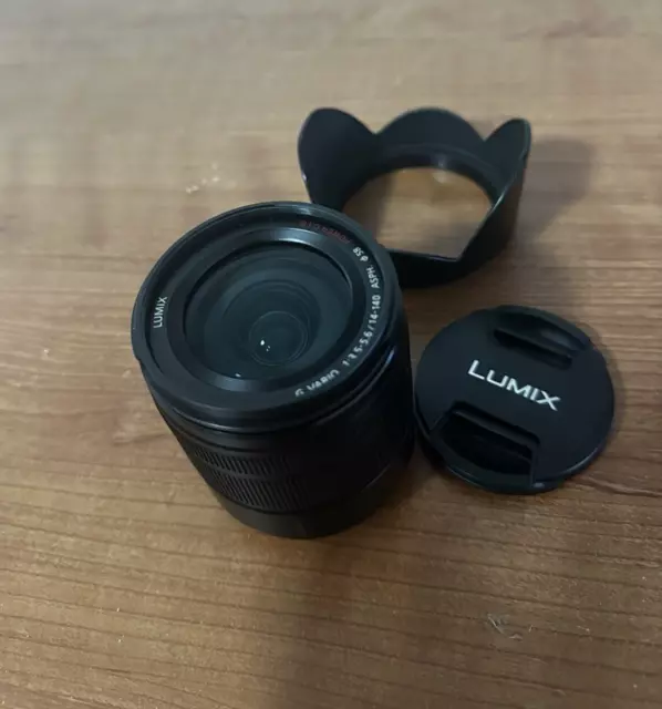 Panasonic Lumix G 14-140mm f3.5-5.6 Vario Power O.I.S. HD Lens MFT - plus Hood