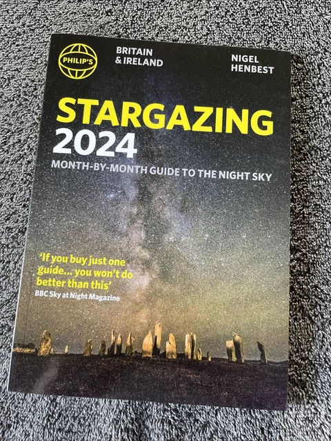 PHILIPS STARGAZING 2024 Month-by-Month Guide to the Night Sky Britain ...