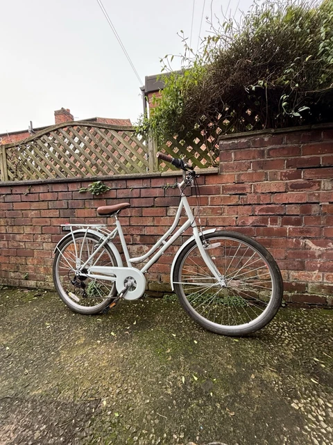 CROSS DAISY CLASSIC 26 Wheel Size Heritage Women s Bike White 200.00 PicClick UK
