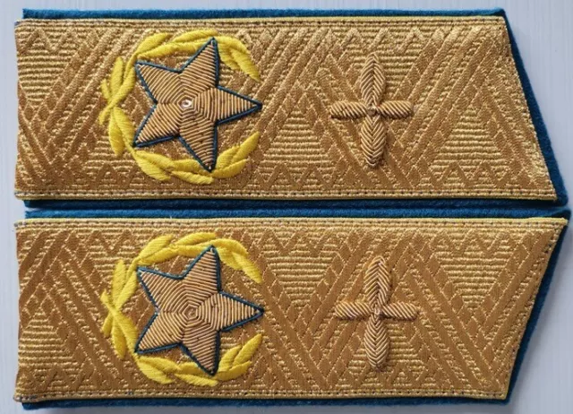 1983-pattern parade shoulder boards for Chief Air Marshal, Soviet Union, Replica