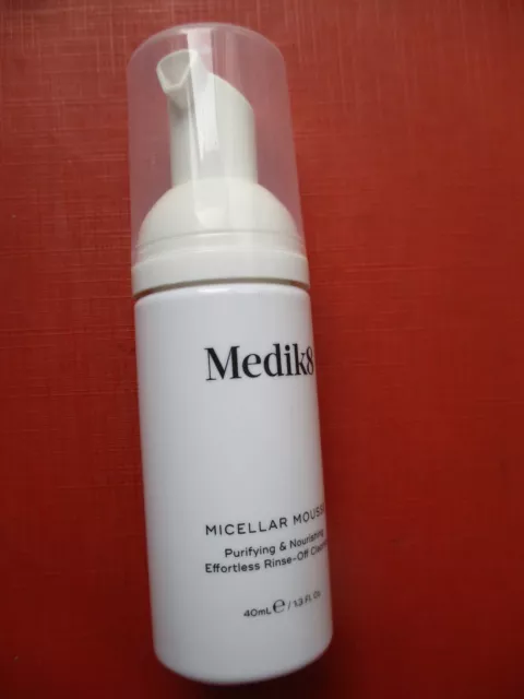 medik8   micellar mousse demaquillant à l'extrait de moringa 40 ml   valeur 12 E