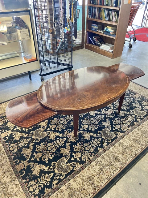 Baker Furniture Oval Flamed Mahogany Sheraton Parlor Coffee Table Pull Out Tray Baker Furniture Oval Flamed Mahogany Sheraton Parlor Coffee Table Pull Out Tray